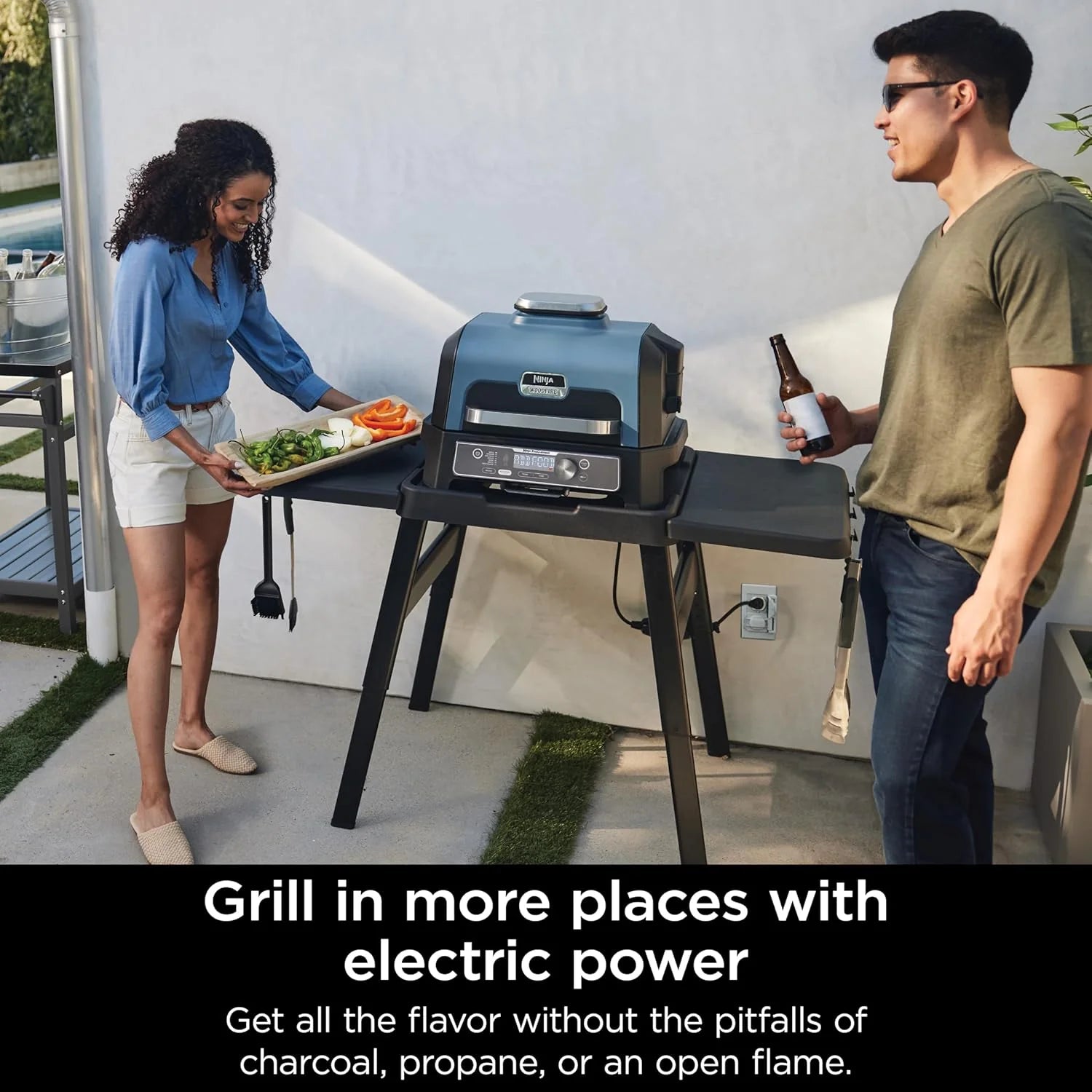 Grill i wędzarnia zewnętrzna Ninja Woodfire Pro XL 2025, termometr, grill Master 4 w 1, wędzarnia BBQ, frytkownica powietrzna na zewnątrz, piekarnik, przenośny, grill elektryczny, ciemnoszary, model OG850